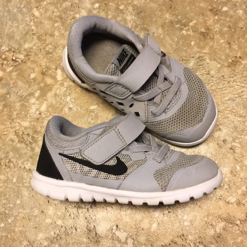 Grey Nikes EUC